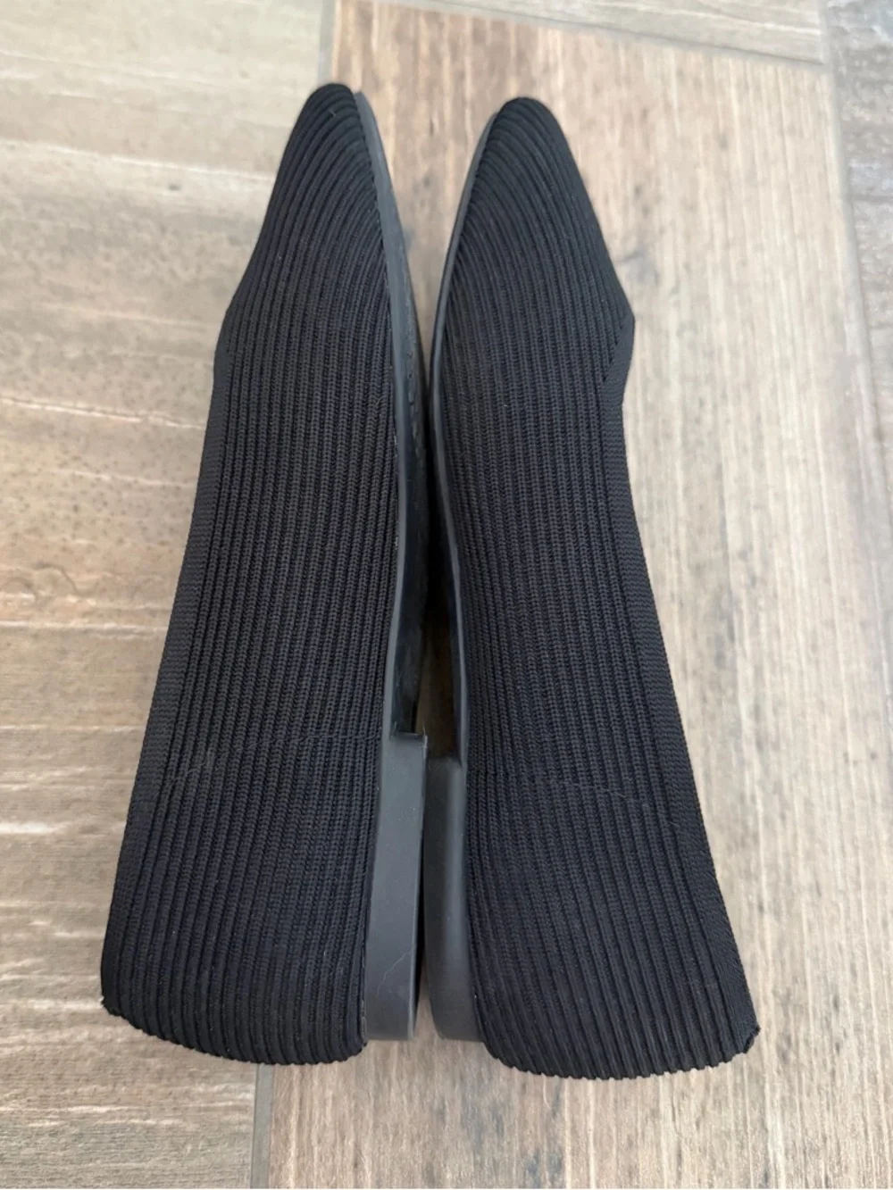 Vivaia Square-Toe V-Cut Flats Margot 2.0 size 7.5 (38.5)